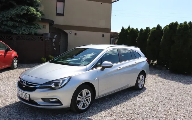 Opel Astra cena 42950 przebieg: 135654, rok produkcji 2019 z Kosów Lacki małe 326